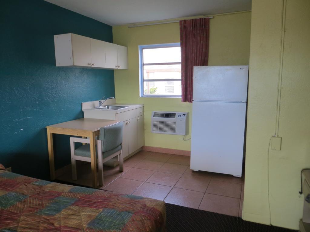 דייטונה ביץ' Skyway Motel חדר תמונה