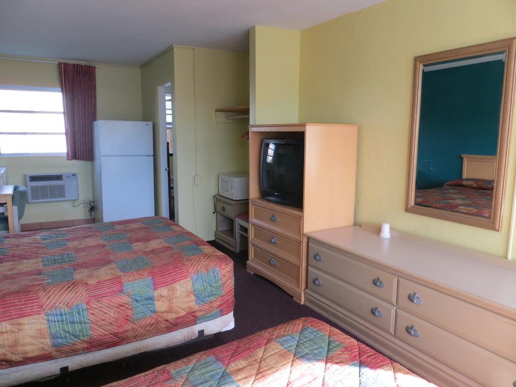 דייטונה ביץ' Skyway Motel חדר תמונה